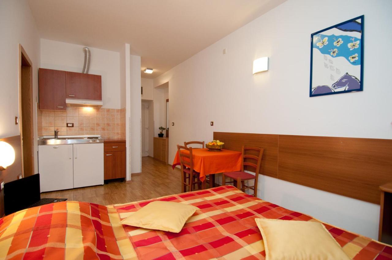 Apartments And Rooms Liburnija Abbázia Kültér fotó